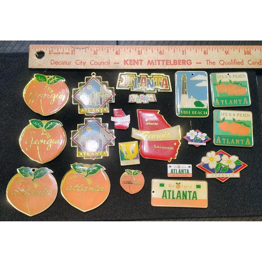 Vtg 90s PINNACLE DESIGNS Enamel Pin Magnet Pendant Salesman Sample Board Atlanta